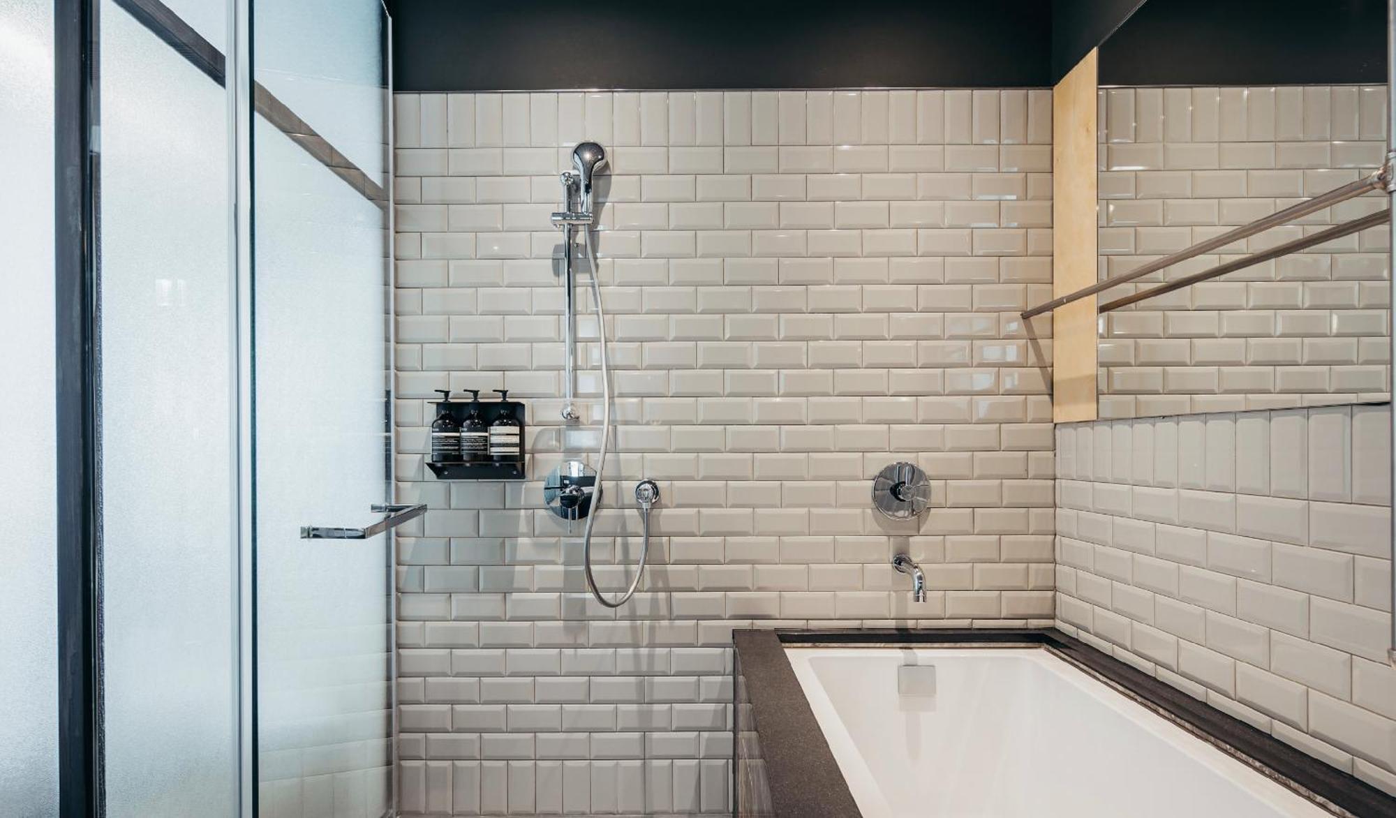 U.I.J Hotel & Hostel Tainan Bagian luar foto