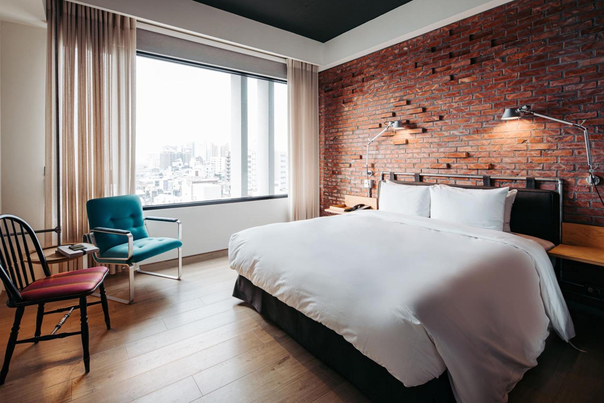 U.I.J Hotel & Hostel Tainan Bagian luar foto
