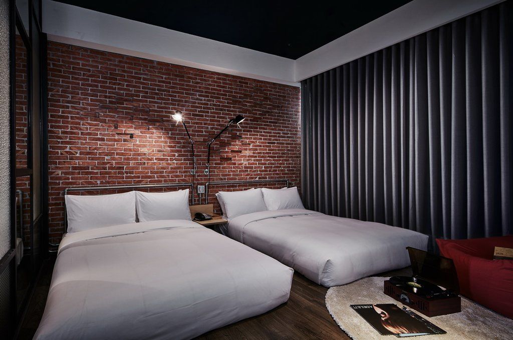 U.I.J Hotel & Hostel Tainan Bagian luar foto