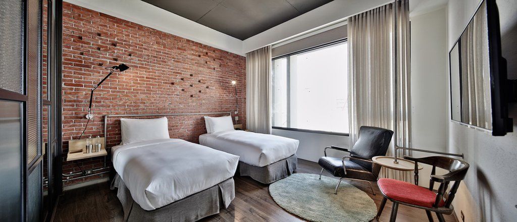 U.I.J Hotel & Hostel Tainan Bagian luar foto